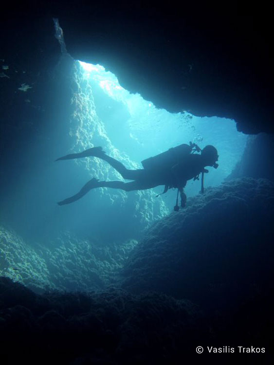 Lino cavern dive, skyros