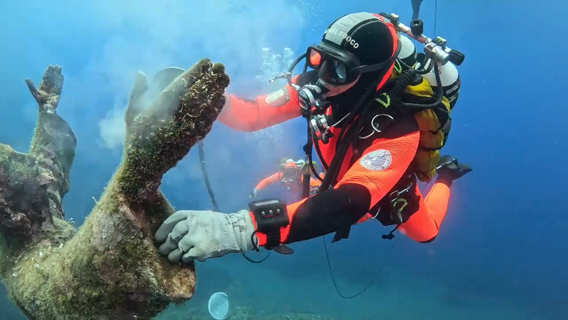 Divers Clean Italy’s Iconic Christ of the Abyss Statue